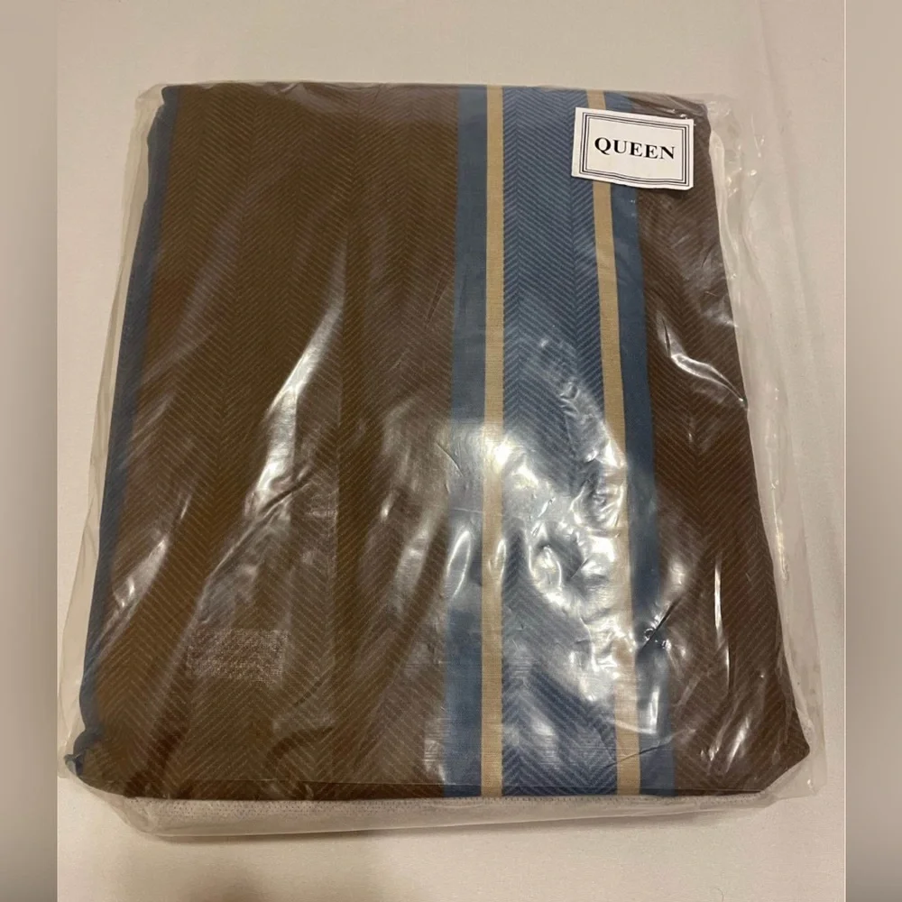 Queen Size Comforter, Bed Skirt & Sheet Set